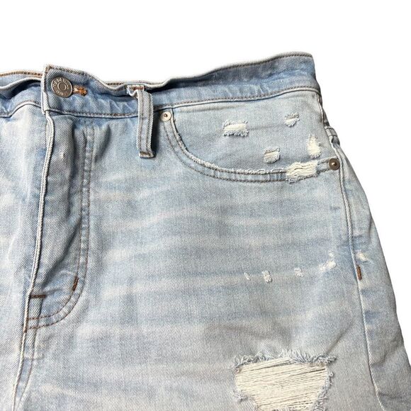 Madewell Light Wash Distressed Denim Shorts - Picture 8 of 13